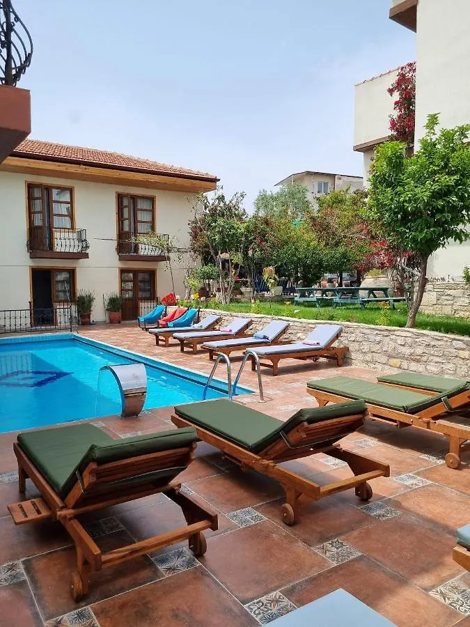 Sezgin Boutique Hotel Kusadası 2*,
